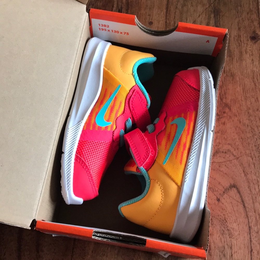 New Nike Shoes **LAST PAIR!** - Picture 5 of 6